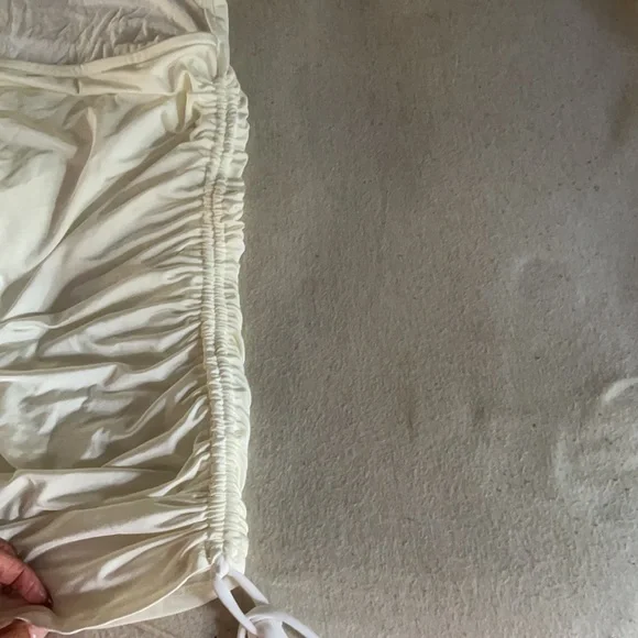 Windsor Cream Halter Dress Size Medium - Picture 3 of 4